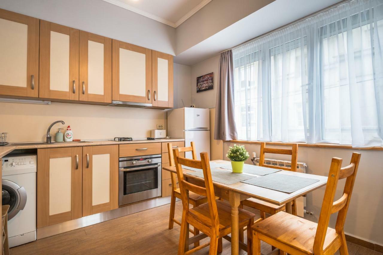5Th Avenue Sofia Two Bedroom, Two Bathroom, Positano Street Suite By Flat Mаnager المظهر الخارجي الصورة